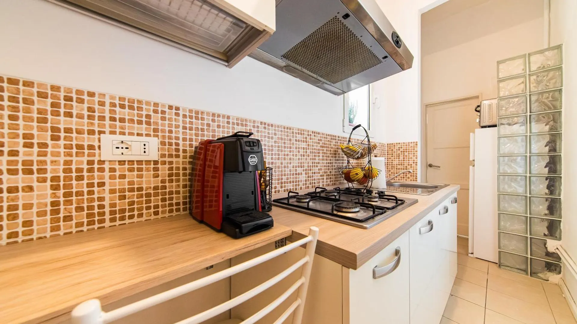Becky Apartman Bologna 0*,
